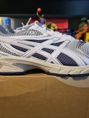 ASICS GEL-DS TRAINER 14 1203A607-100 White / Silver Sports Style Shoes MENS 11